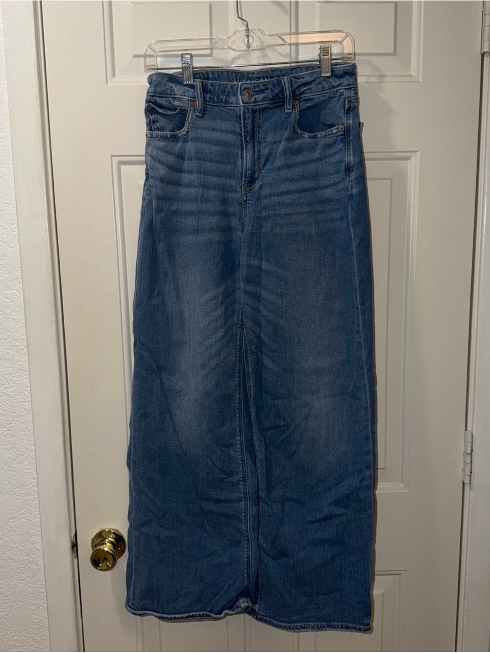 American Eagle Super High-Rise Baggy Wide Leg Jeans Size 4